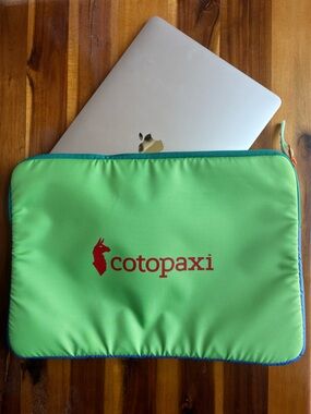 NWOT COTOPAXI Quince 15” Del Día Laptop Sleeve